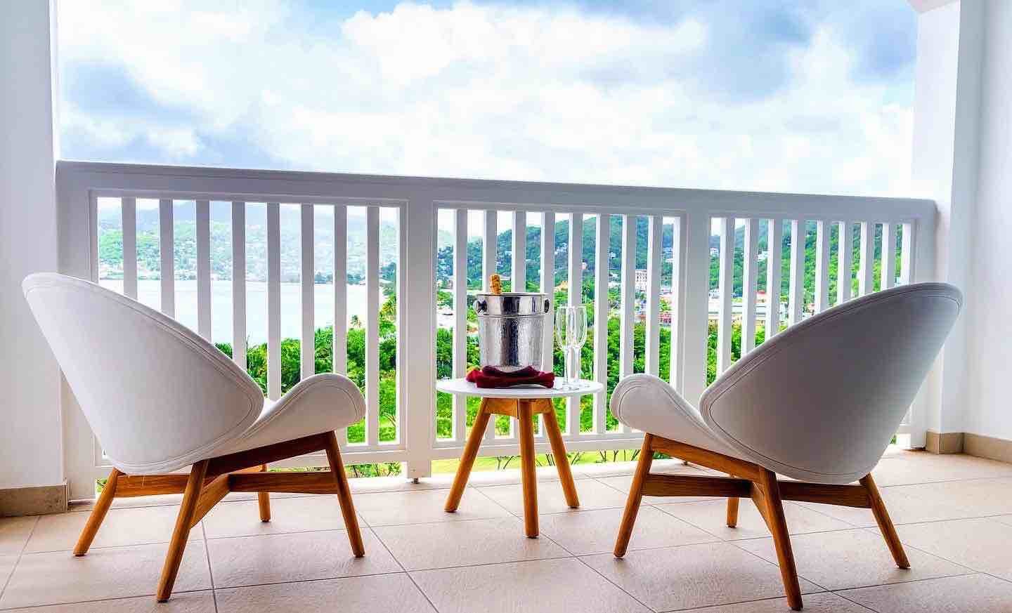 Balcony view with chairs Mount Cinnamon