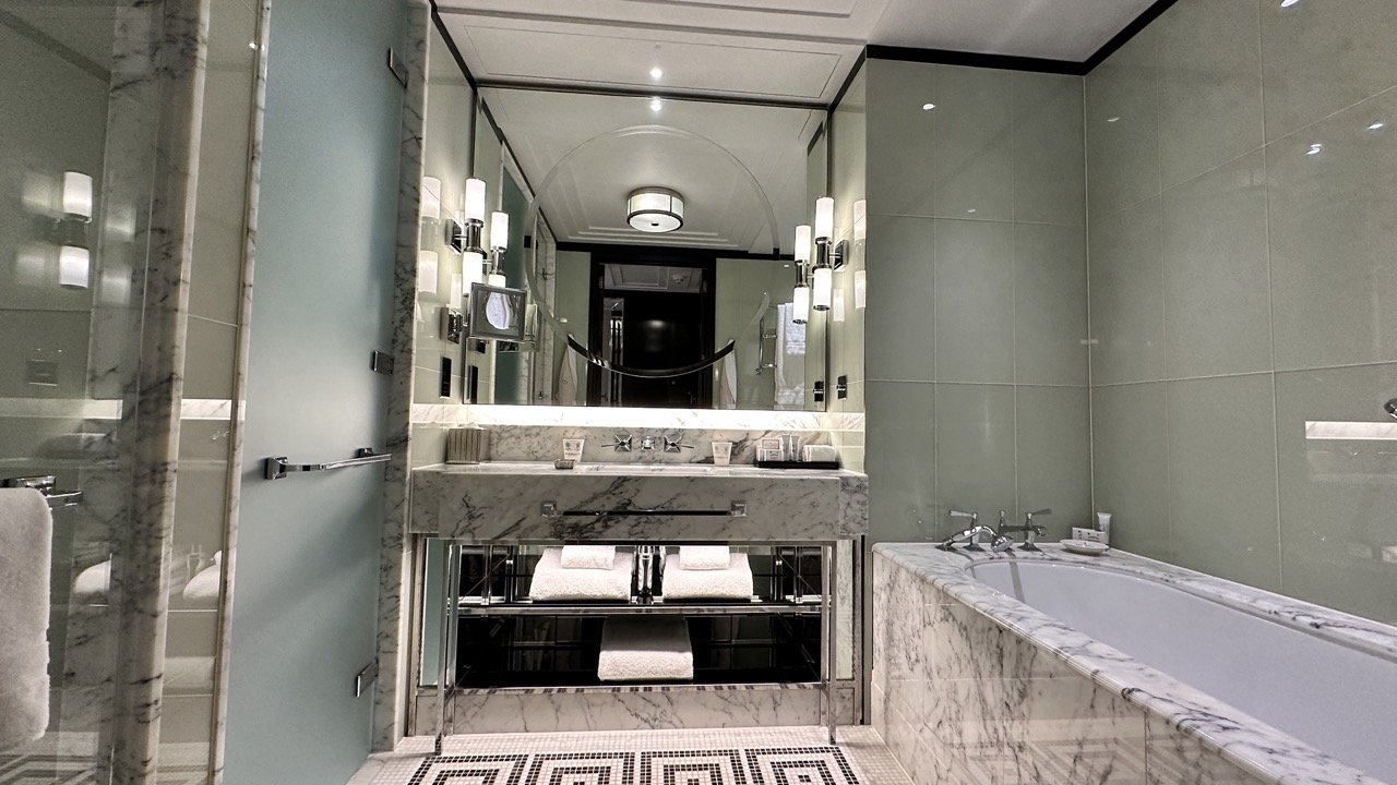 beaumont-hotel-london-luxury-bathroom.jpeg
