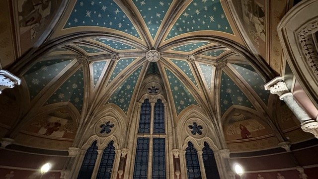 StPancrasRenaissanceLondon_HotelReview_Ceiling.jpeg