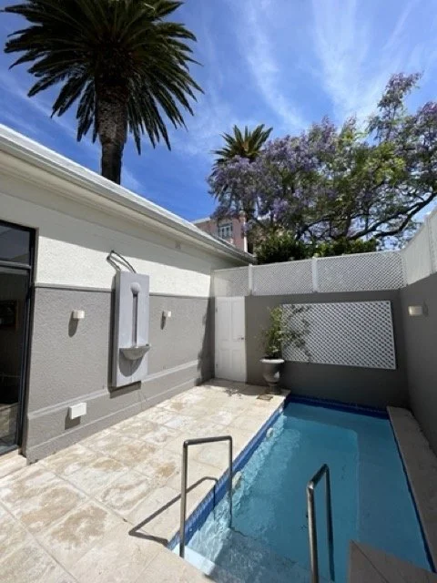 Outdoor plunge pool in changing rooms