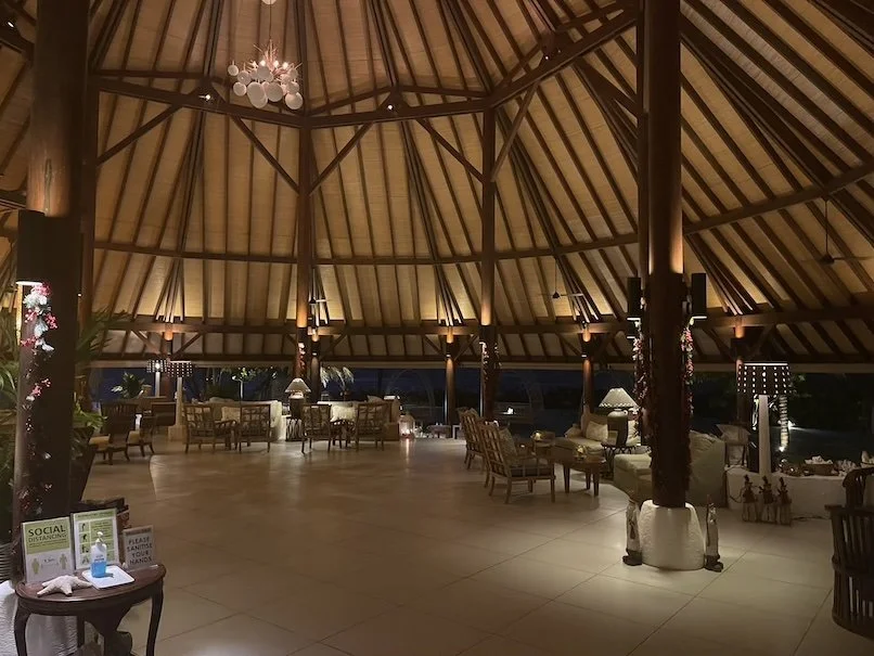 Denis_Private_Island_Hotel_Review_Lobby.jpg