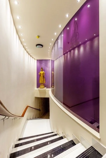 Thai_Sq_Spa_Stairs.jpeg