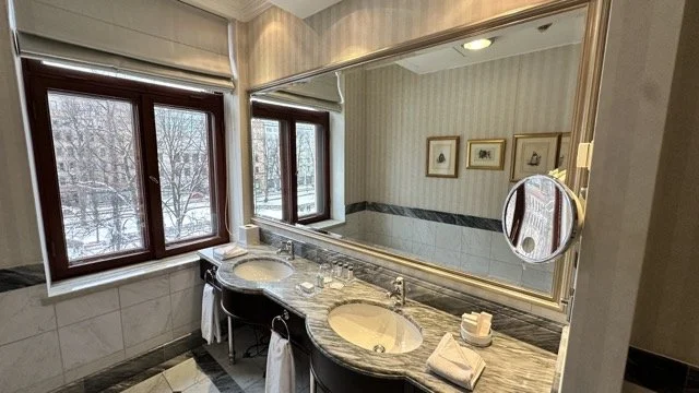 Kamp_Hotel_ThePrivateTraveller_Review_Bathroom .jpeg