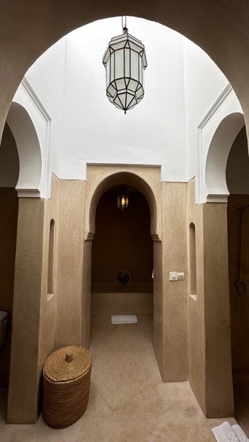 LHotel-Marrakech-Review-Bathroom.jpeg