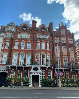 Hotel Review | The Milestone London | Royal Family neighbours | Luxury Old World Charm Hotel | The Private Traveller