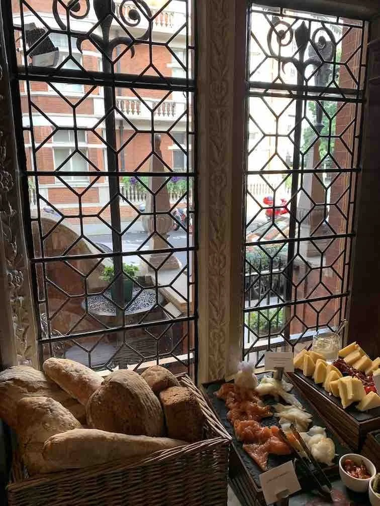 Hotel Review | The Milestone London | Royal Family neighbours | Luxury Old World Charm Hotel | The Private Traveller
