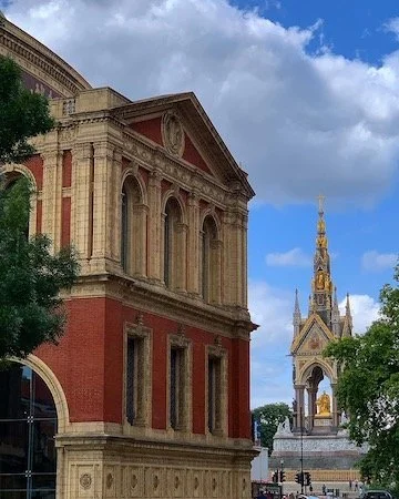 Hotel Review | The Milestone London | Royal Family neighbours | Luxury Old World Charm Hotel | The Private Traveller