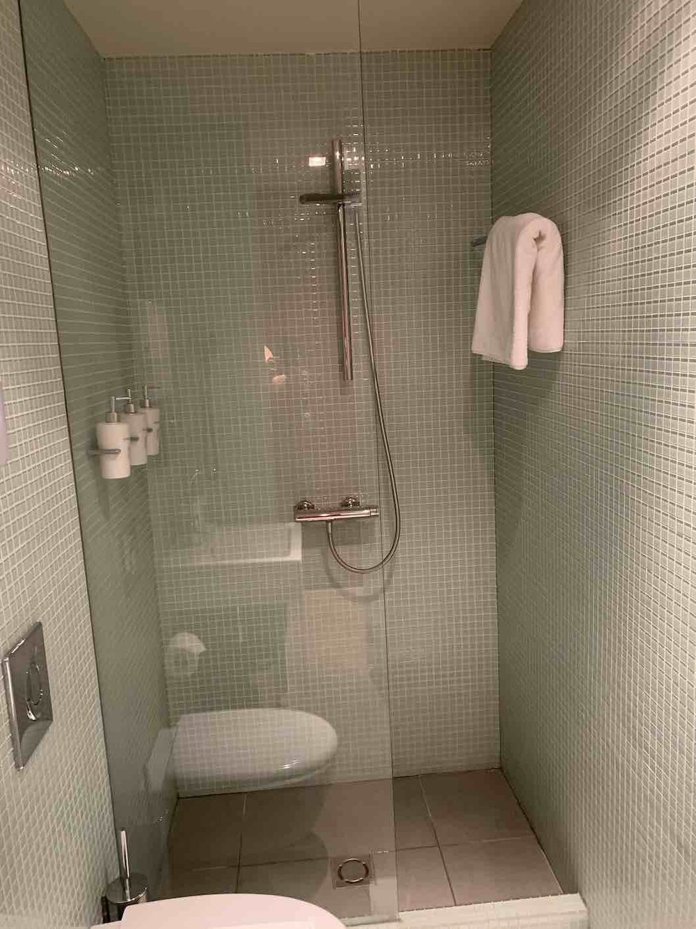 Private shower suite