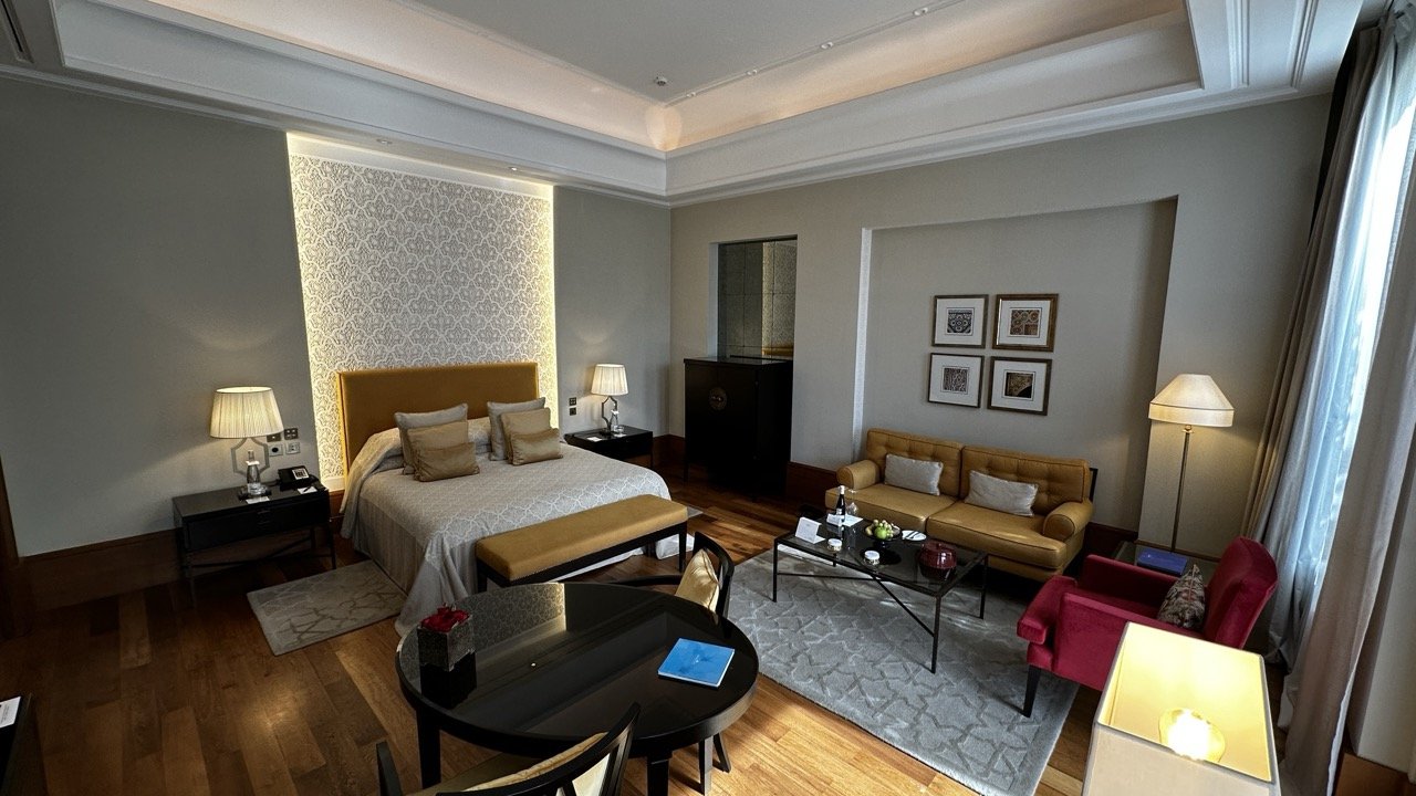 The-Oberoi-Marrakech-Hotel-Review-Bedroom.jpeg