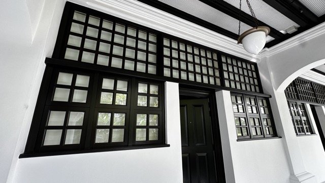 Raffles_Singapore_Entrance.jpeg