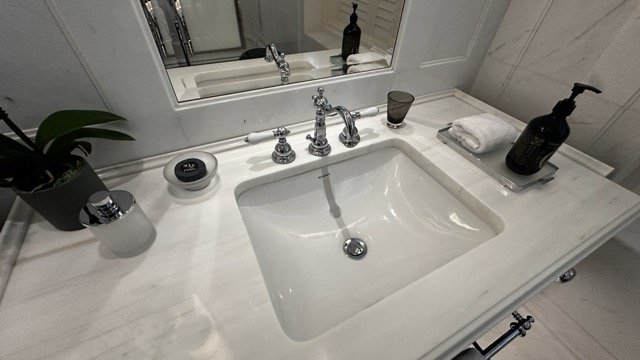 Raffles_Singapore_Sink.jpeg