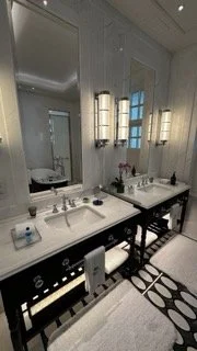 Raffles-Hotel-Singapore-Bathroom.jpeg
