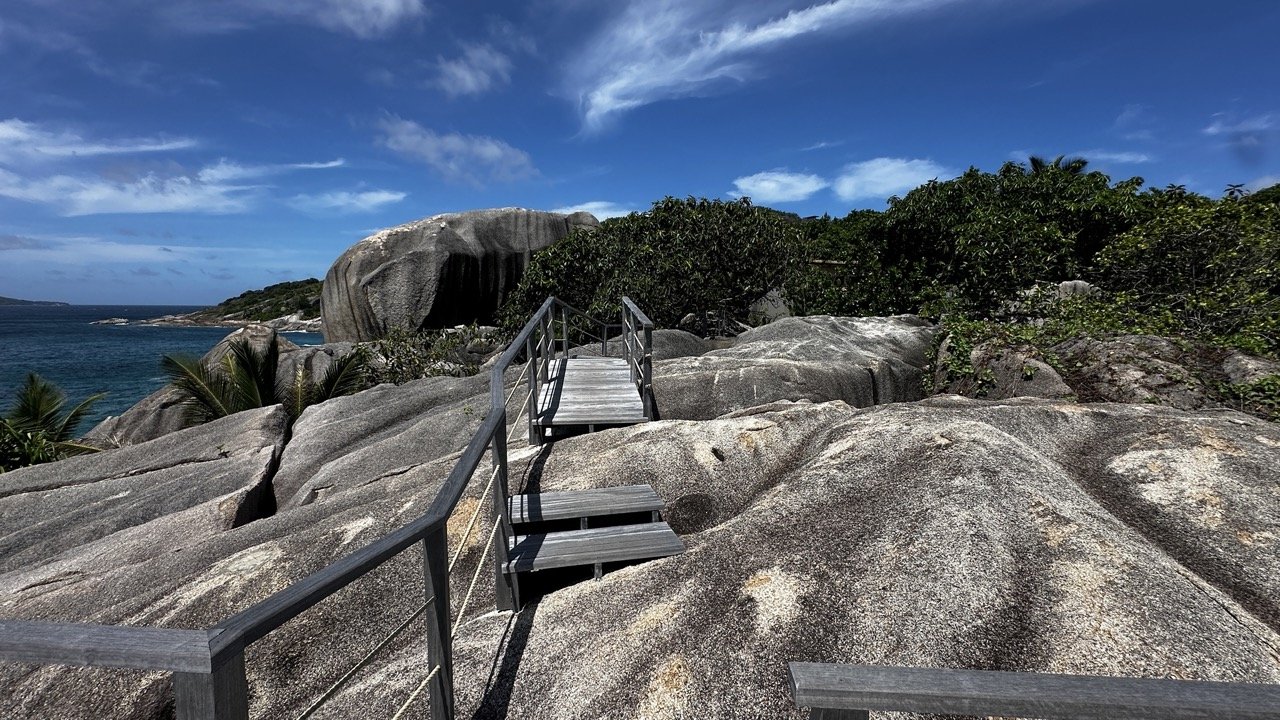 Seychelles-Zil-Pasyon-Spa-Rocks.jpeg