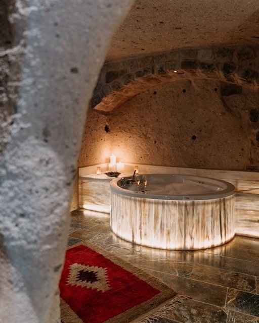 museum-hotel-cappadocia-cave-bath.jpeg