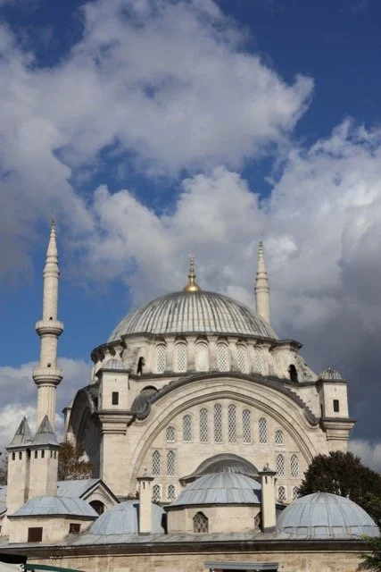 nuruosmaniye_mosque_dome_spires.jpeg