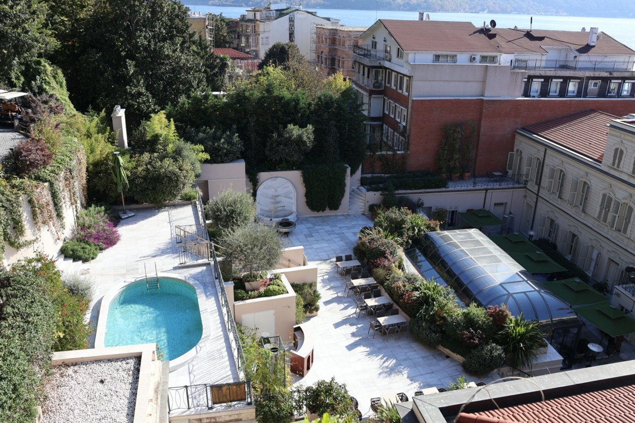 luxury_pool_garden_terrace.jpeg