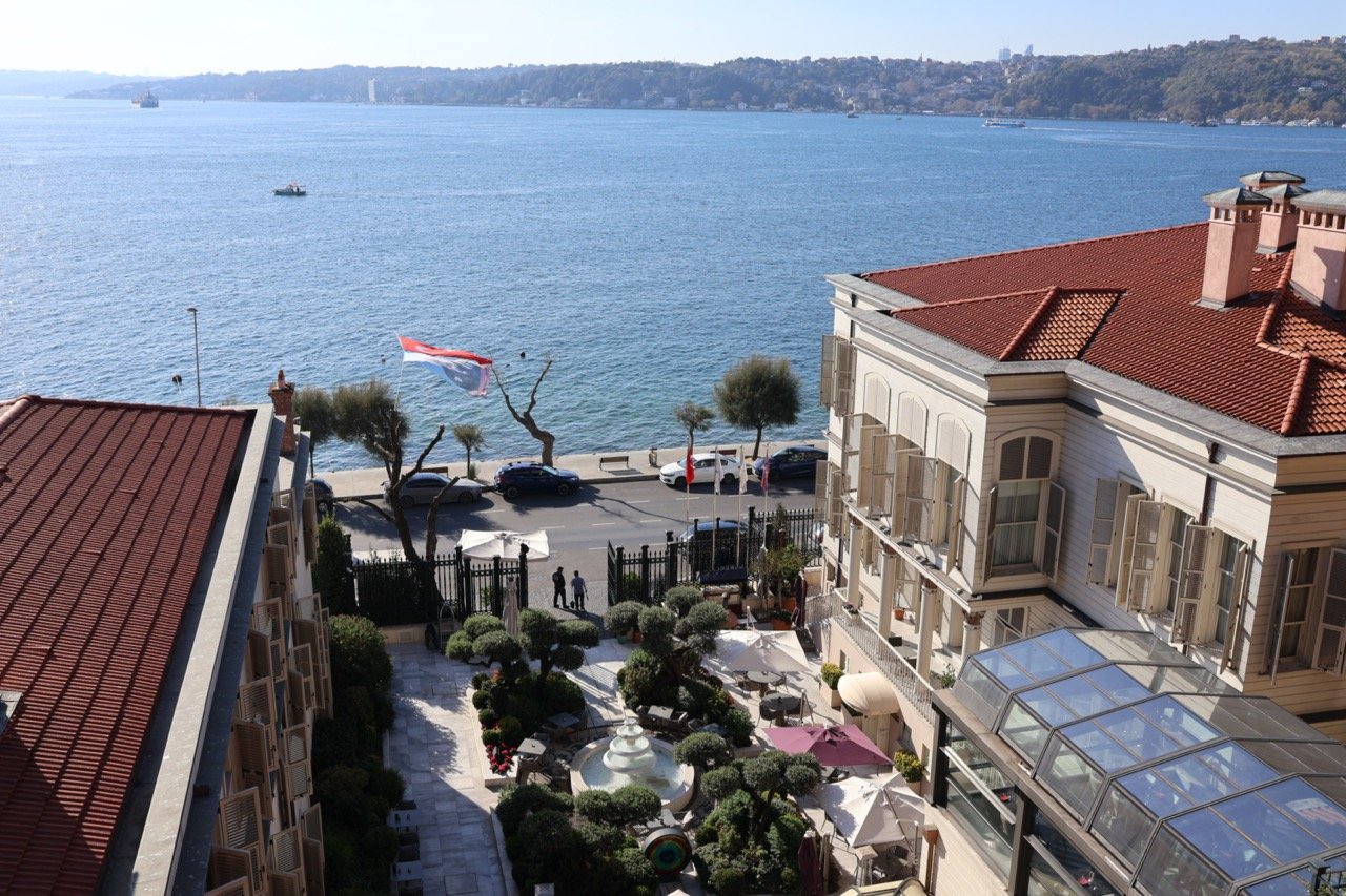 waterfront_view_with_gardens.jpeg