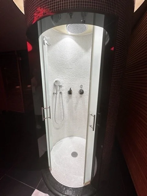 elegant-circular-spa-shower..jpeg