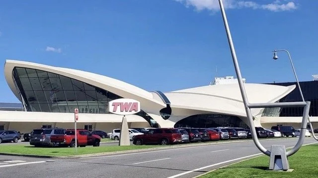 twa-hotel-exterior-terminal-design.jpeg