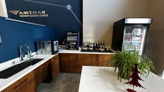 amtrak-lounge-beverage-coffee-station.jpeg