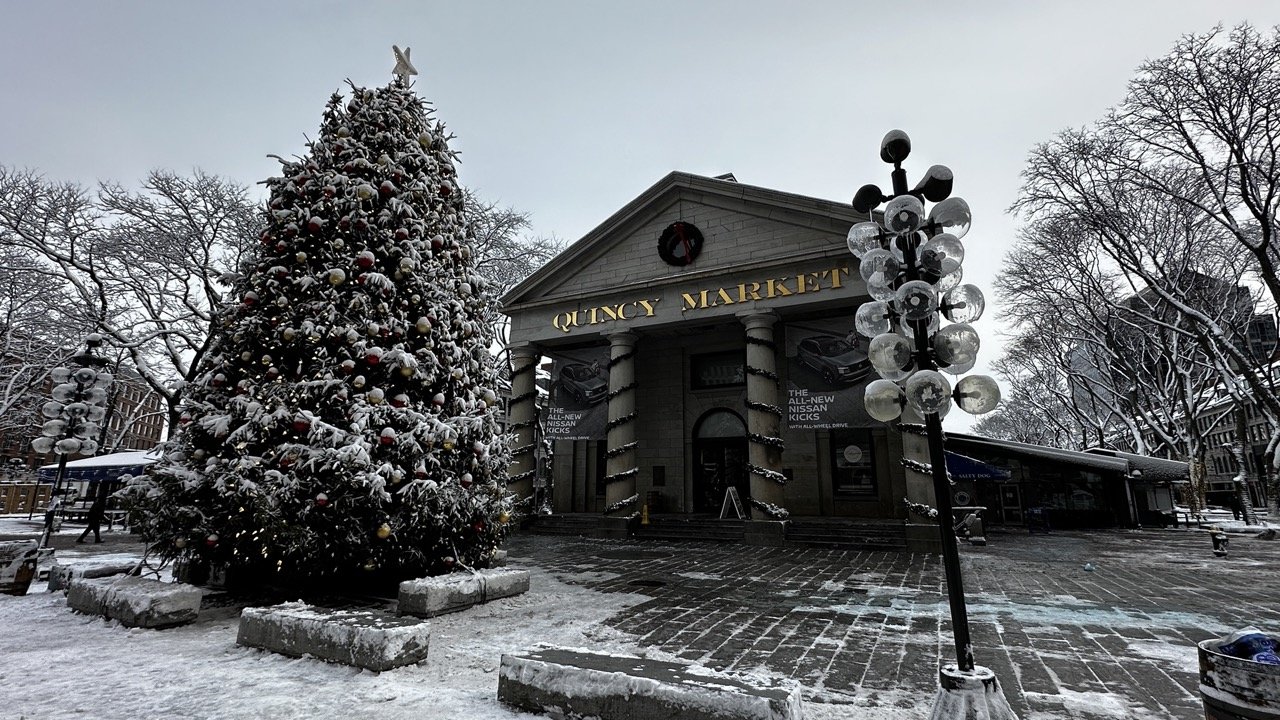 faneuil-hall-boston-snowy-historic-building.jpeg