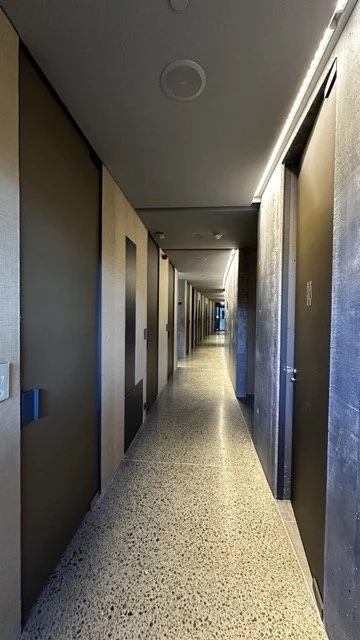 retreat-blue-lagoon-changing-suite-hallway.jpeg