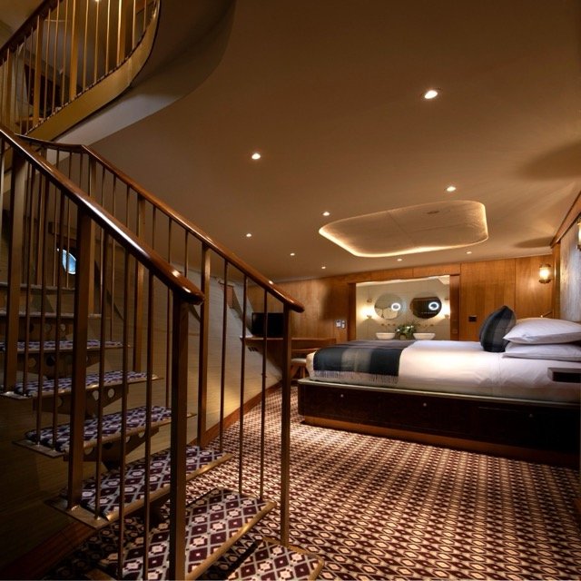 fingal-edinburgh-bedroom-detail.jpeg