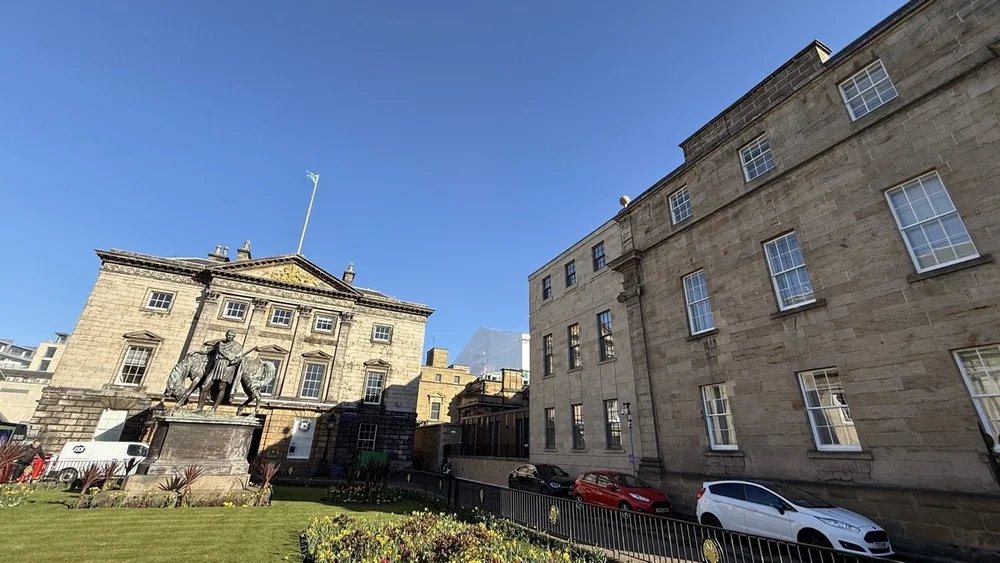 edinburgh-historic-building-street-view..jpeg