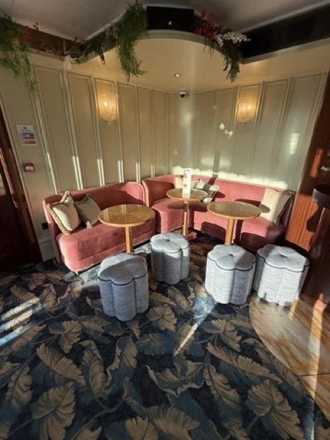 lamplighters-edinburgh-private-lounge-seating.jpeg