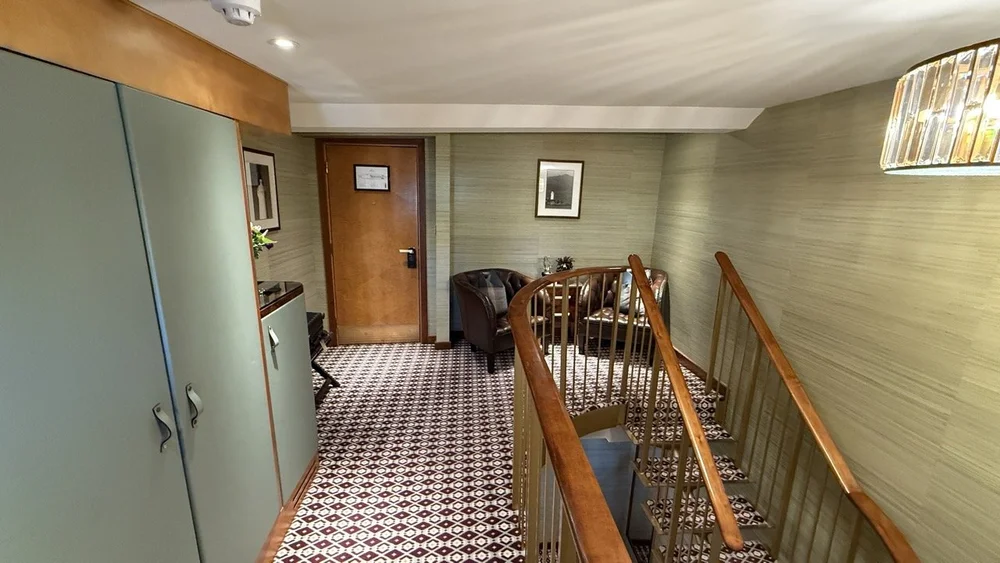 fingal-deluxe-suite-upper-deck-entrance-edinburgh.jpeg