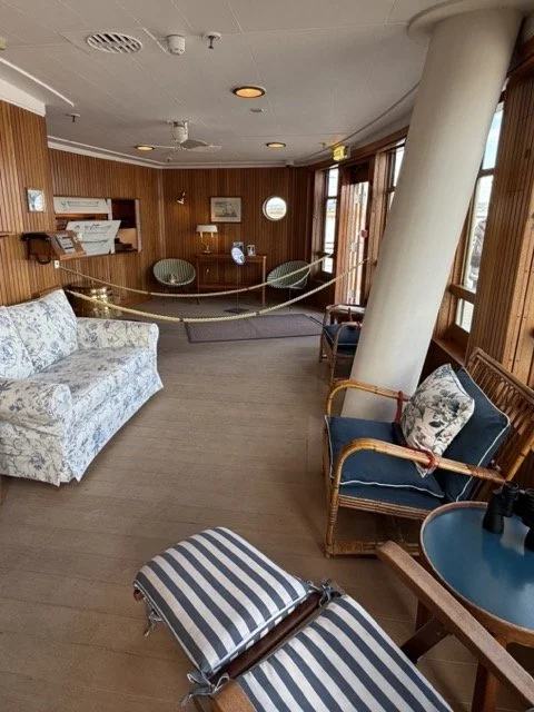 royal-yacht-britannia-sun-lounge-seating.jpeg
