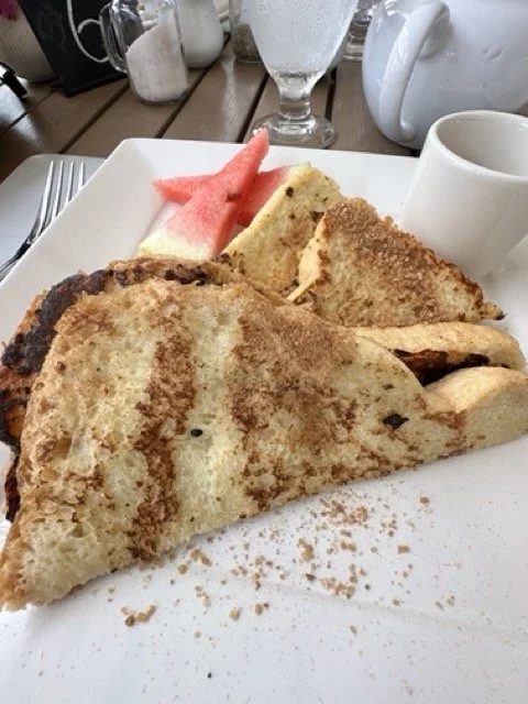 mount-cinnamon-french-toast-breakfast-plate.jpeg