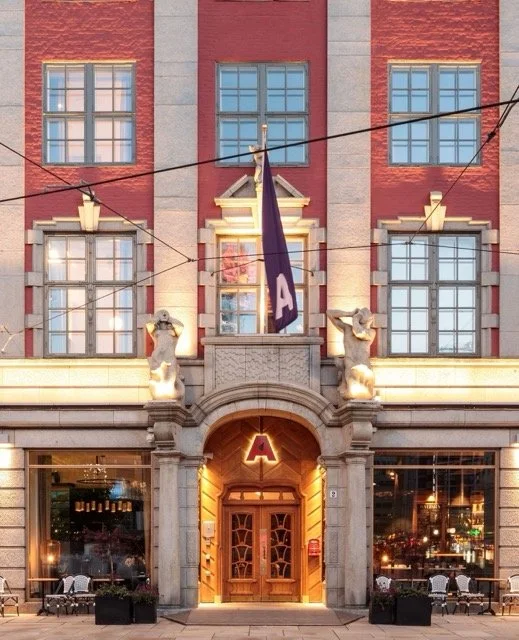 amerikalinjen-oslo-hotel-facade-entrance.jpeg