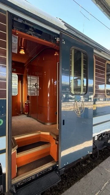 la-dolce-vita-orient-express-train-door-boarding-step.jpeg