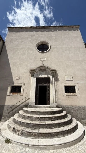 chiesa-di-san-francesco-pescocostanzo-facade.jpeg
