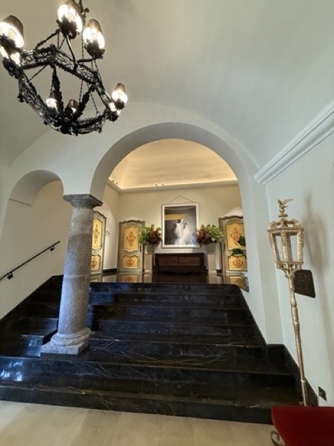 four-seasons-taormina-staircase-historic-portrait.jpeg