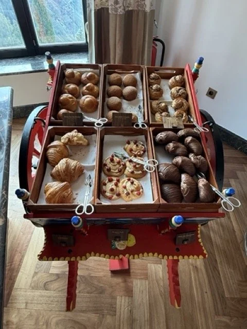 pastry-cart-breakfast-four-seasons-taormina.jpeg