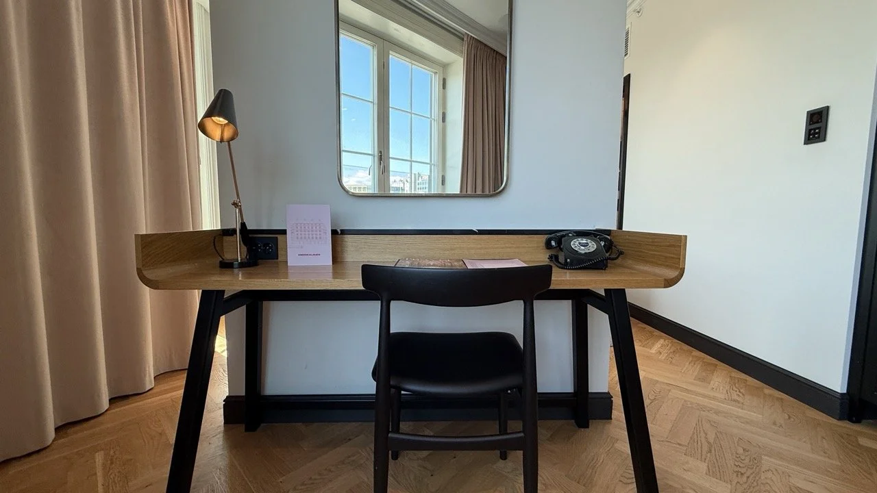 amerikalinjen-desk-area-city-view-oslo.jpeg