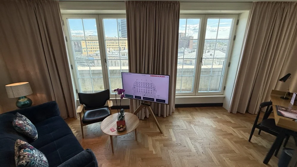 amerikalinjen-living-area-oslo-city-views.jpeg