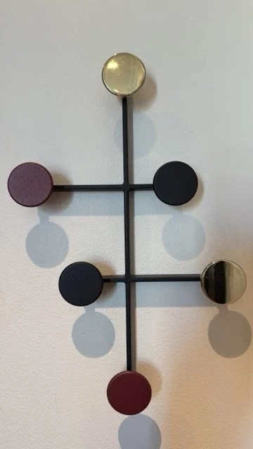 modern-art-coat-hooks-wall-installation-oslo.jpeg