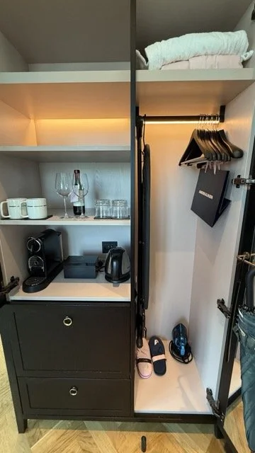 wardrobe-closet-amenities-amerikalinjen-suite.jpeg