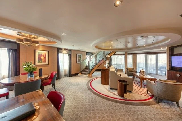 queen-mary-2-q1-duplex-suite-living-room.jpeg