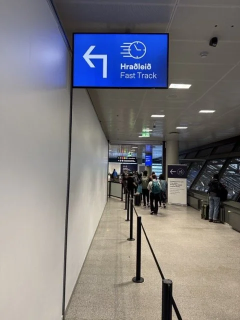 keflavik-airport-fast-track-direction-sign.jpeg