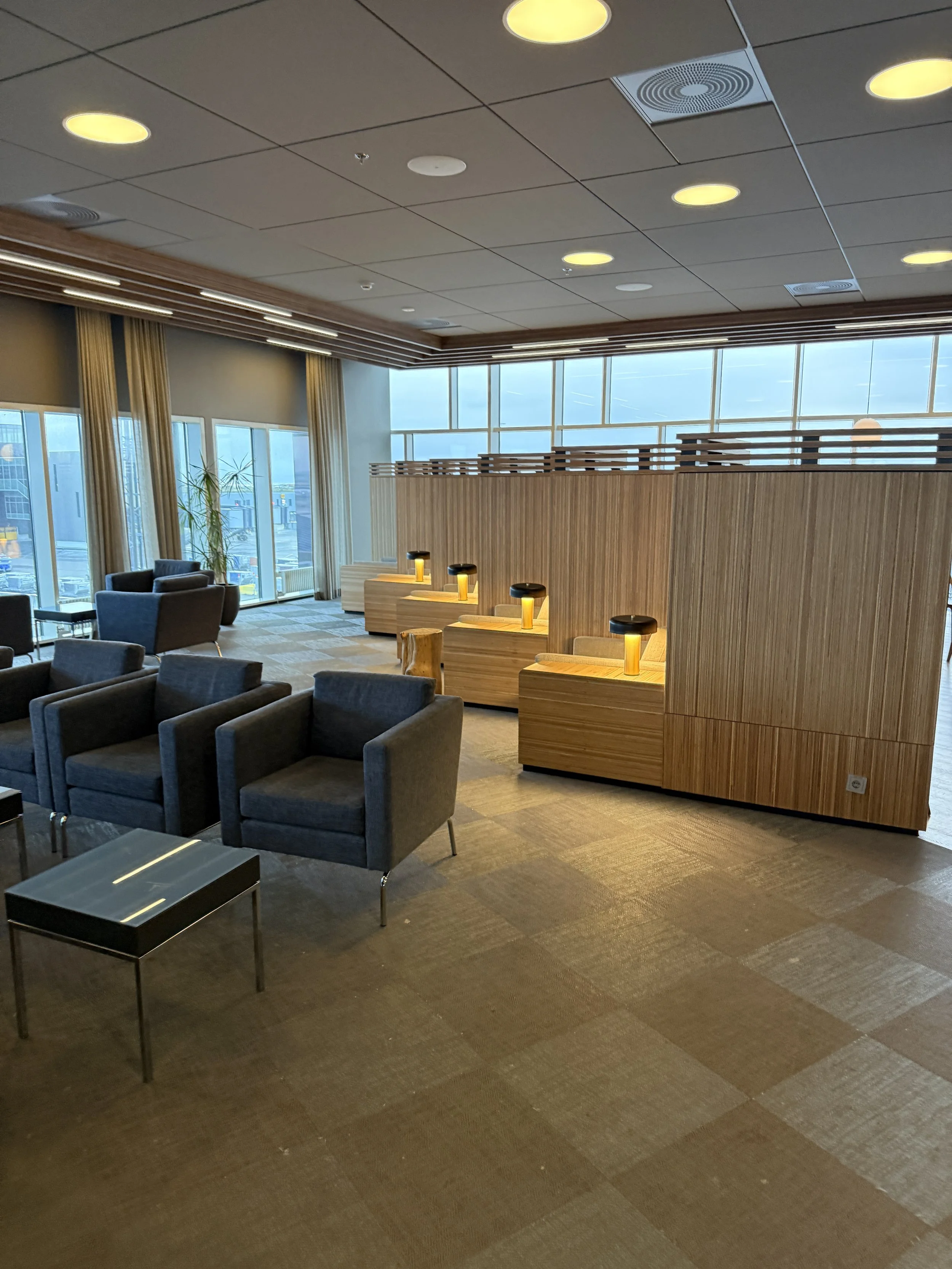 icelandair-saga-lounge-private-seating-area.JPG