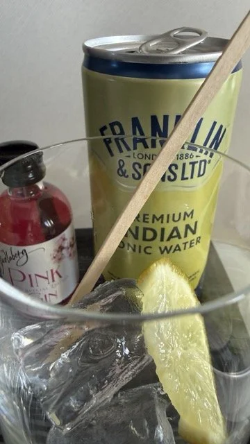 icelandair-saga-premium-gin-tonic-cocktail.jpeg