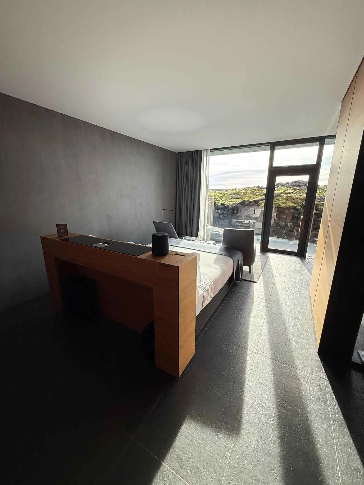 blue-lagoon-retreat-iceland-suite-bedroom.jpeg