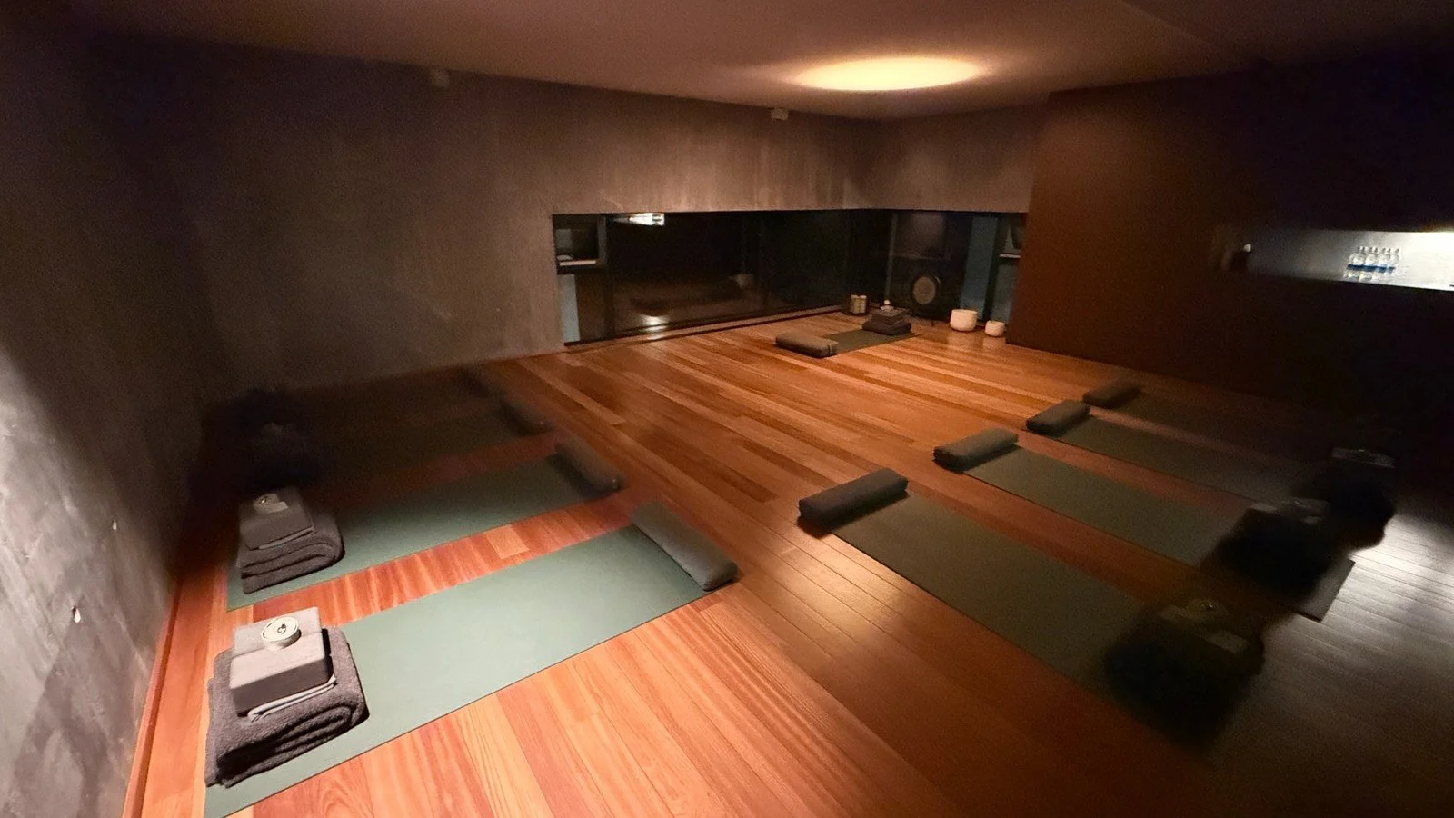 blue-lagoon-retreat-iceland-yoga-room.jpeg
