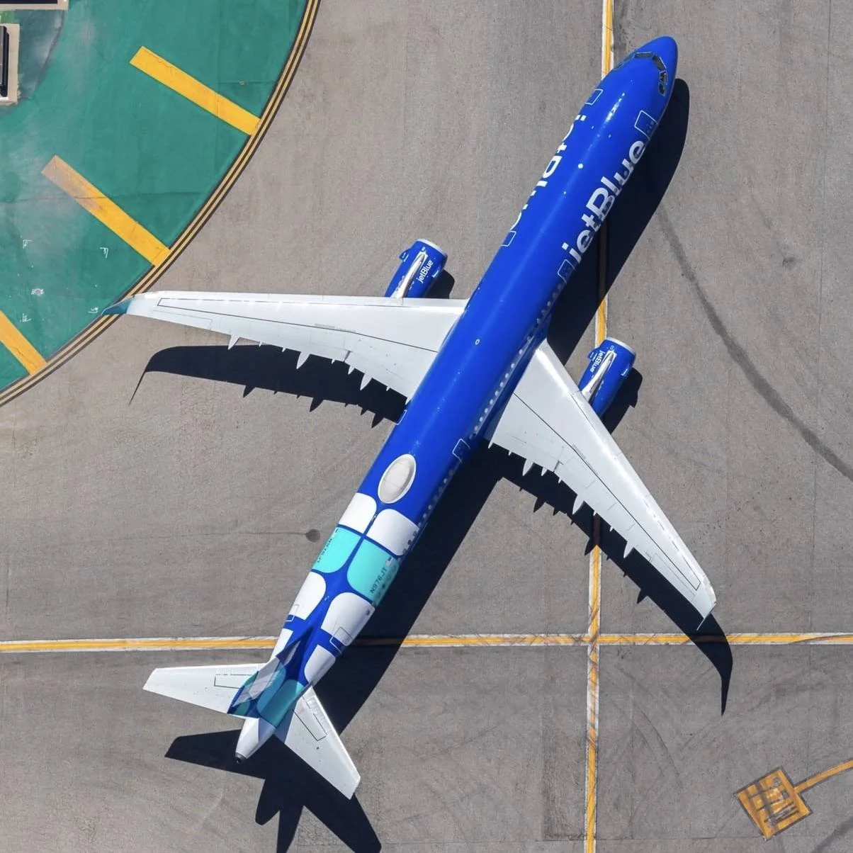 jetblue-airbus-a321neo-blueprint-livery-aerial-view.jpg