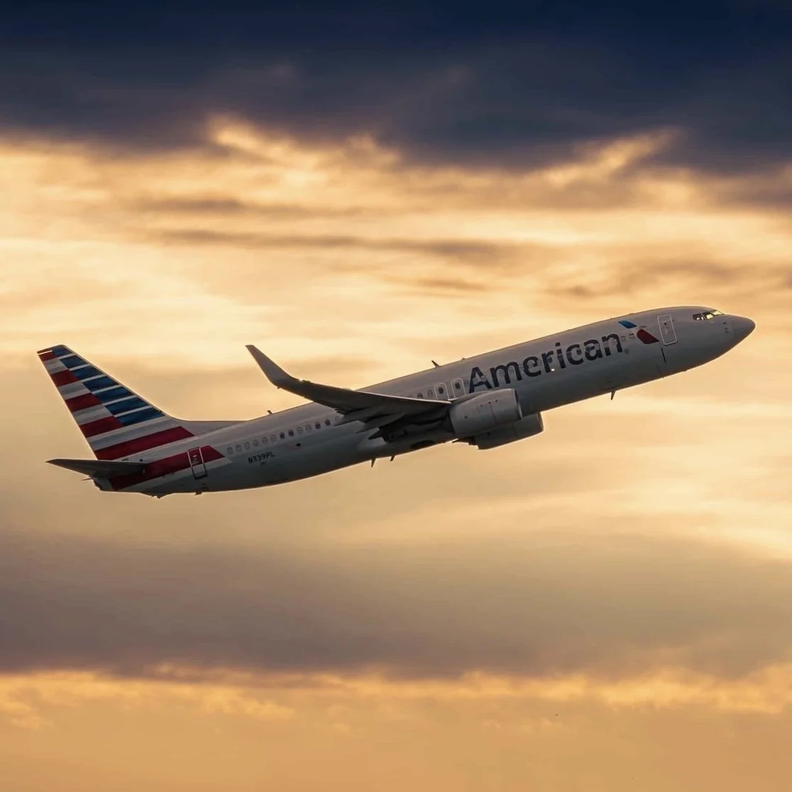 american-airlines-boeing-737-takeoff-sunset.jpg