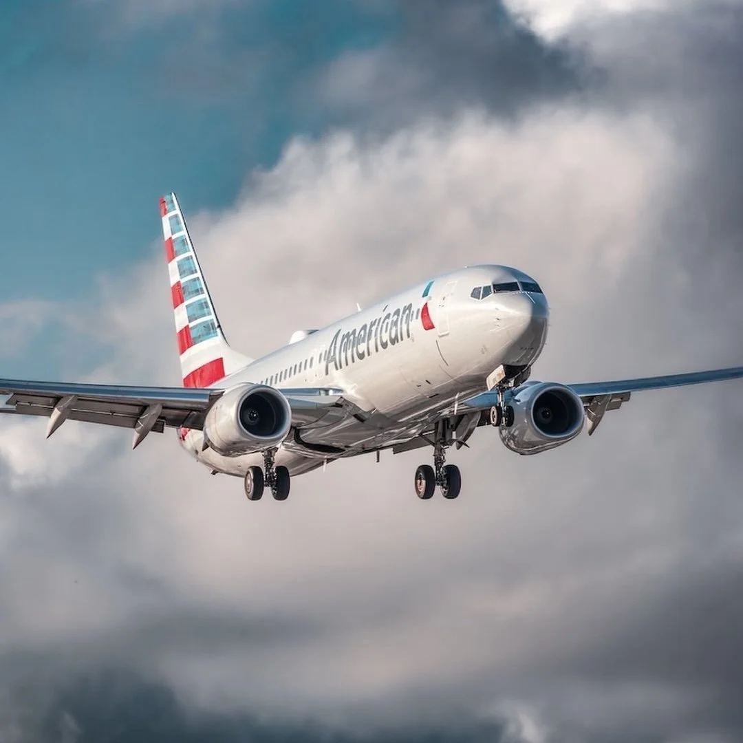 american-airlines-boeing-737-landing-approach.jpg